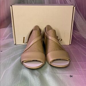 Life Stride Yasmine Sandals in Taupe